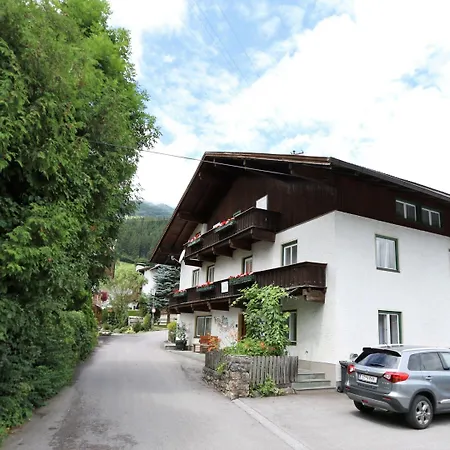 Nyaraló In Near Spieljochbahn *